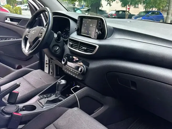 Hyundai Tucson III 1.6 T-GDi 4WD 7DCT Style