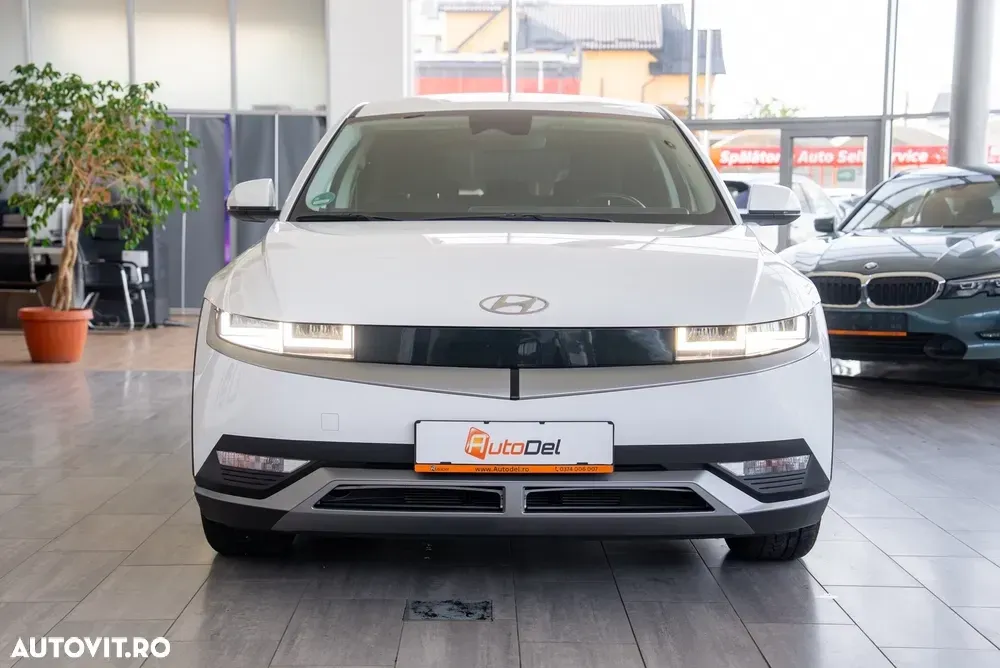 Hyundai IONIQ Standard Range 58 kWh — imagine 6