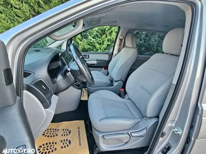 Hyundai H-1 Starex