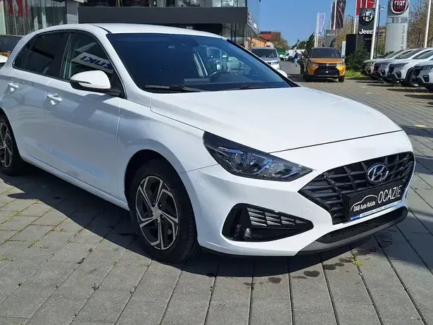 Hyundai i30 1.5 110CP 5DR M/T Highway