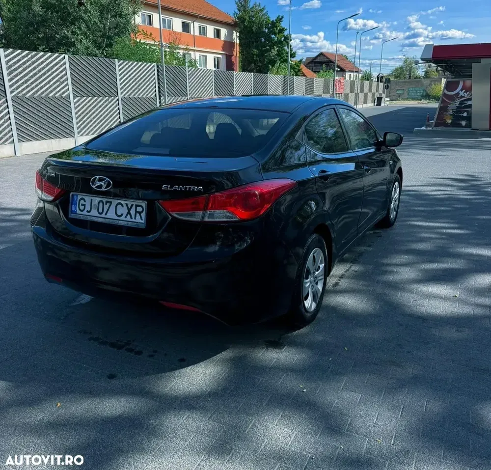 Hyundai Elantra V 1.6 MPi — imagine 3