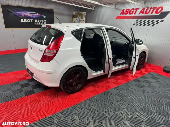 Hyundai i30 II