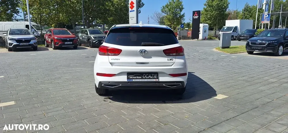 Hyundai i30 1.5 110CP M/T Highway — imagine 5