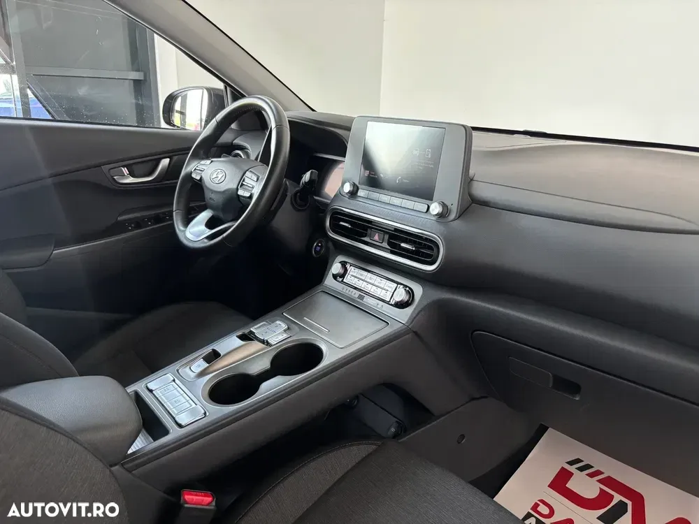 Hyundai Kona Select — imagine 6