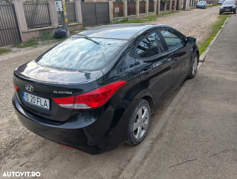 Hyundai Elantra V 1.6 MPi Highway+ — imagine 3