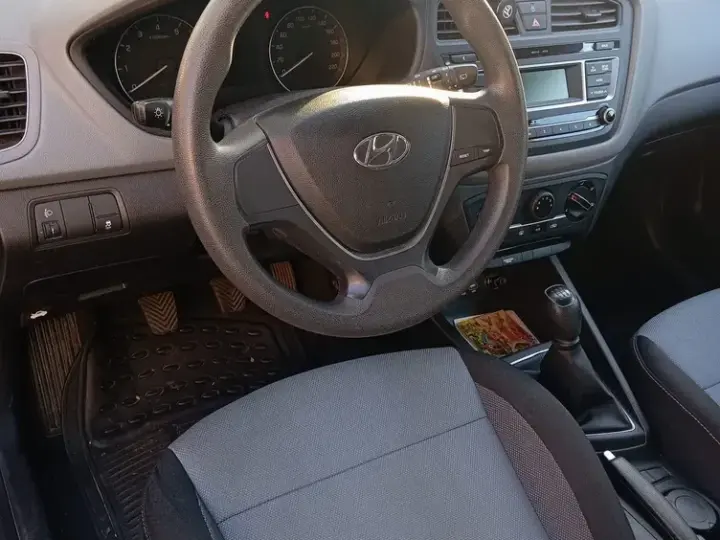 Hyundai i20 II 1.25 84CP M/T Comfort