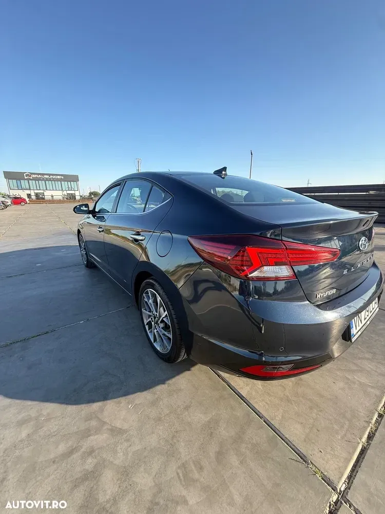 Hyundai Elantra VI 1.6 MPi Aut. Exclusive — imagine 6