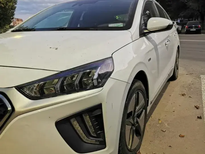 Hyundai IONIQ