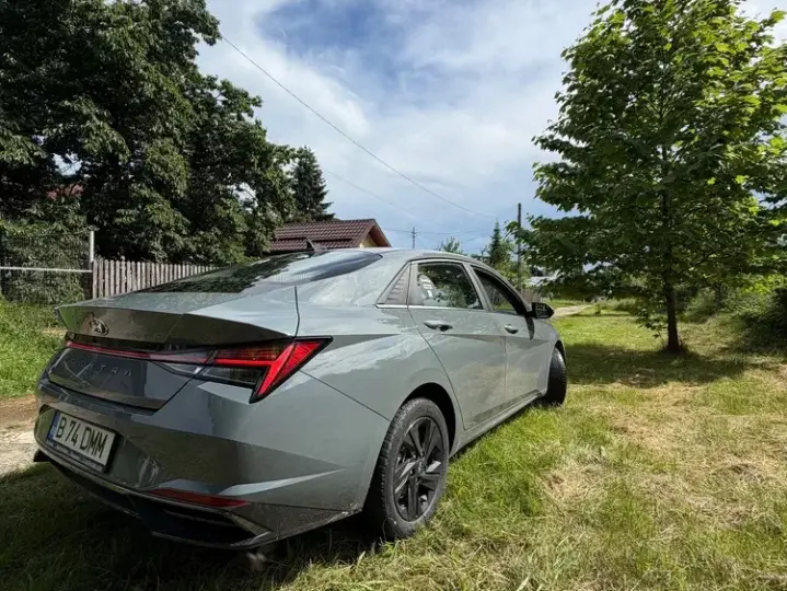 Hyundai Elantra VII 1.6 l 123 CP 6MT Highway