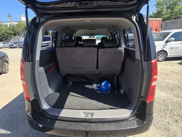Hyundai H-1