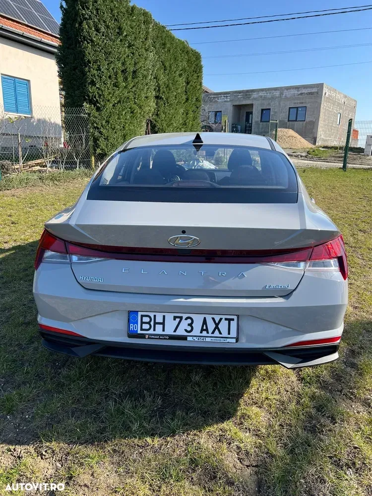 Hyundai Elantra VII 1.6 l 123 CP 6MT Classic — imagine 4