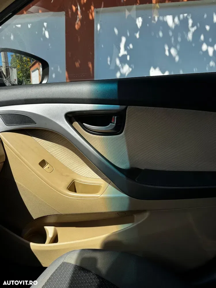 Hyundai Elantra V 1.6 MPi Highway — imagine 5