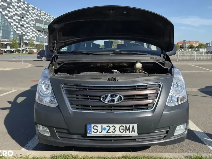 Hyundai H-1 Starex