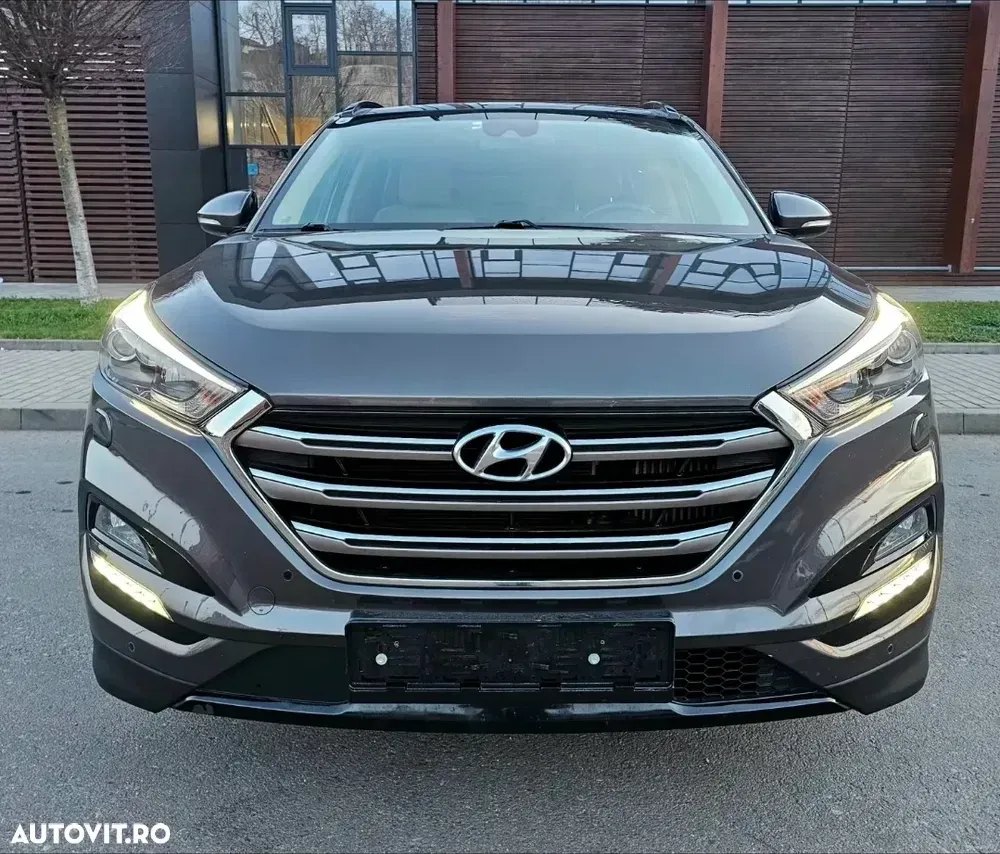 Hyundai Tucson 2.0 CRDI 4WD Automatik Premium — imagine 2