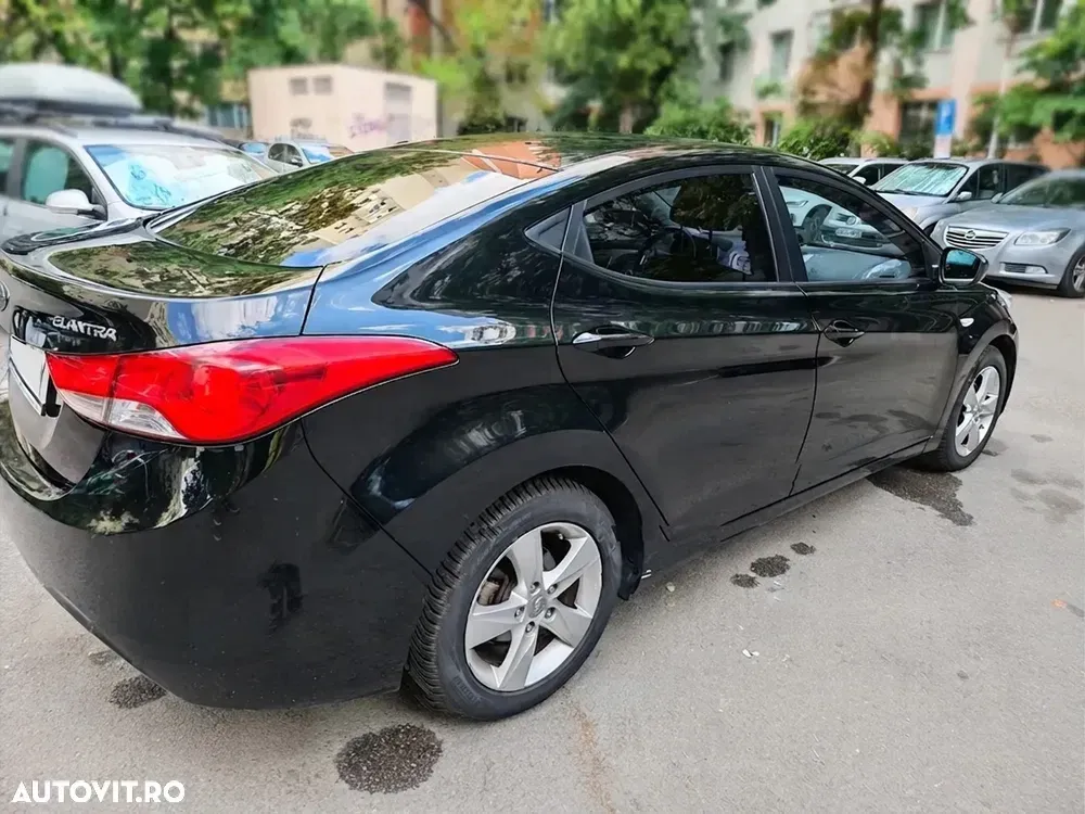 Hyundai Elantra V 1.6 MPi Highway Heat+ — imagine 3