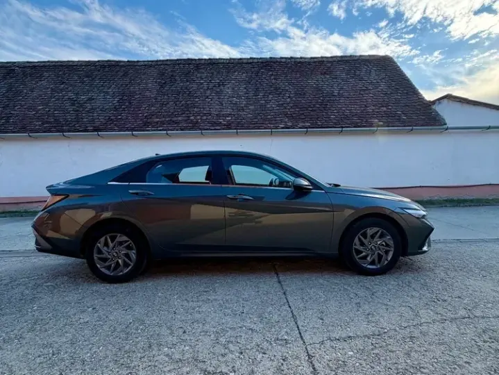 Hyundai Elantra VII 1.6 l 123 CP CVT Highway