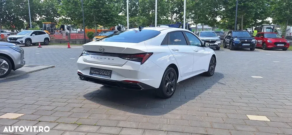 Hyundai Elantra 1.6 l 123 CP CVT Highway — imagine 6