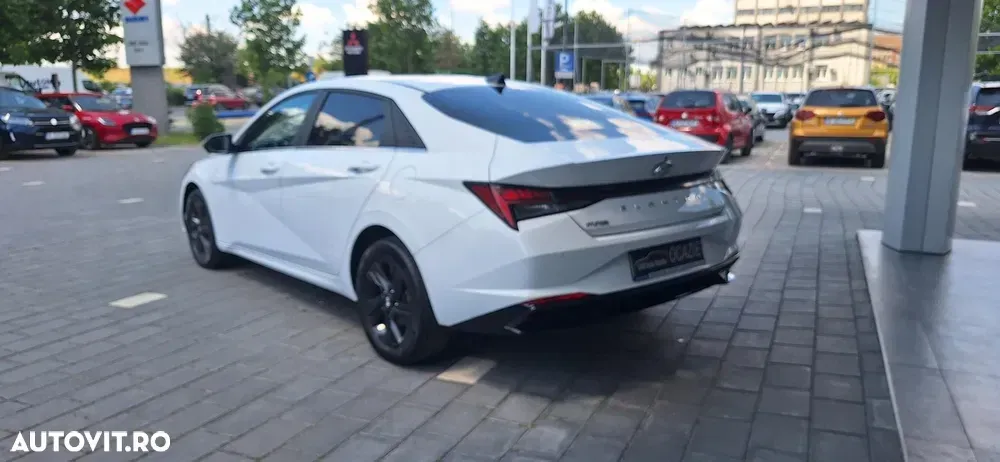 Hyundai Elantra 1.6 l 123 CP CVT Highway — imagine 4