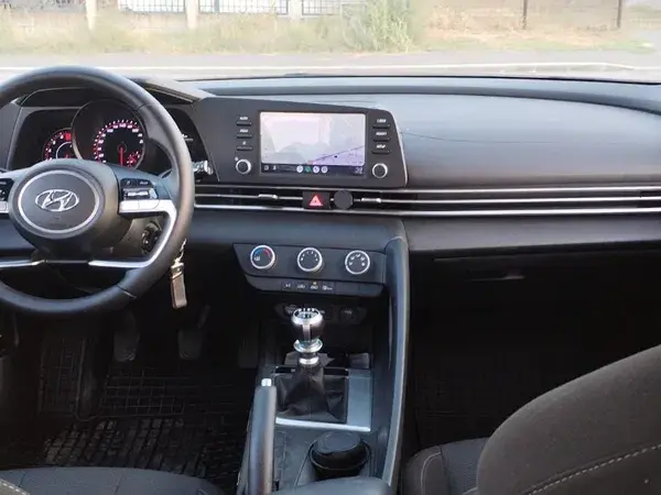 Hyundai Elantra 1.6 l 123 CP 6MT Comfort