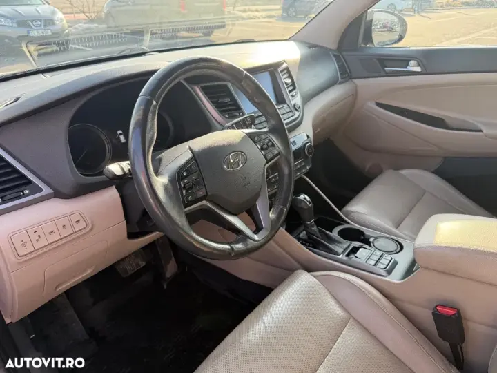 Hyundai Tucson III 2.0 CRDI 4WD 6AT Luxury Pack+