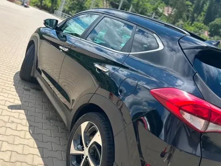 Hyundai Tucson III 2.0 CRDI 4WD 6AT Luxury+