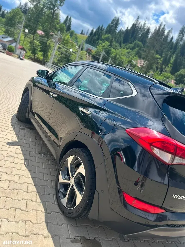 Hyundai Tucson III 2.0 CRDI 4WD 6AT Luxury+ — imagine 2