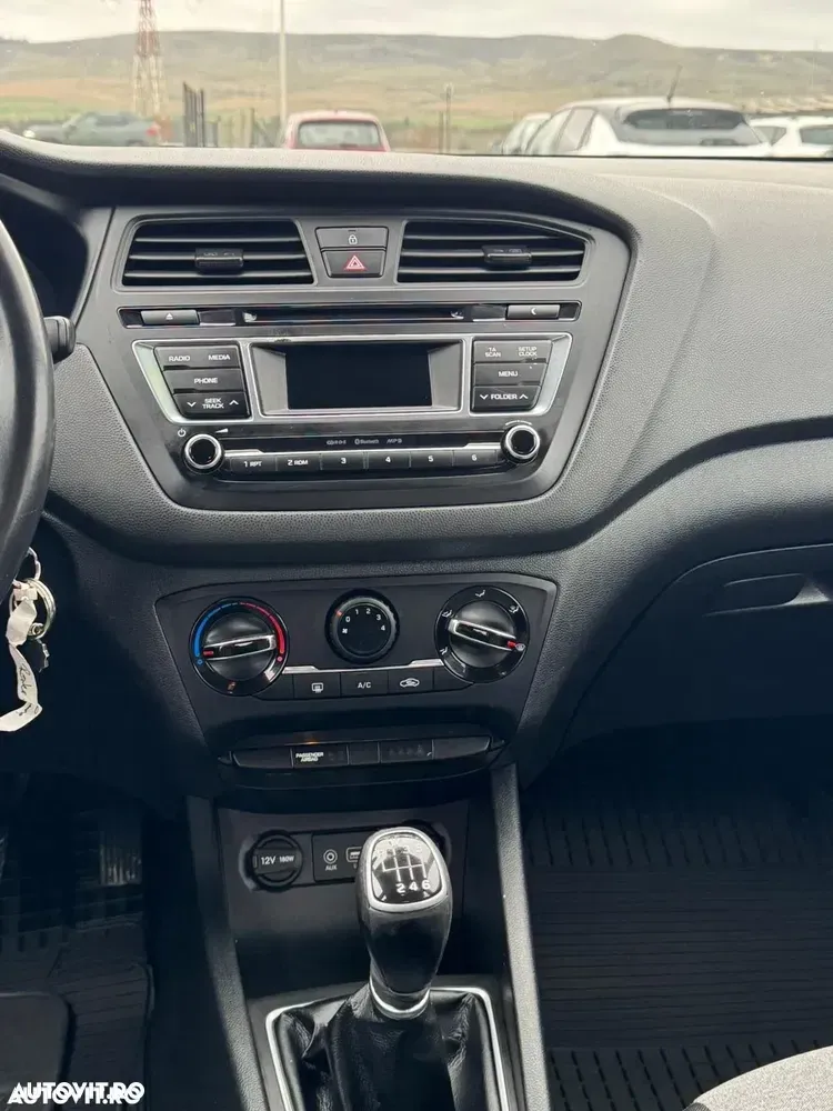 Hyundai i20 II 1.1 CRDi Comfort+ — imagine 5
