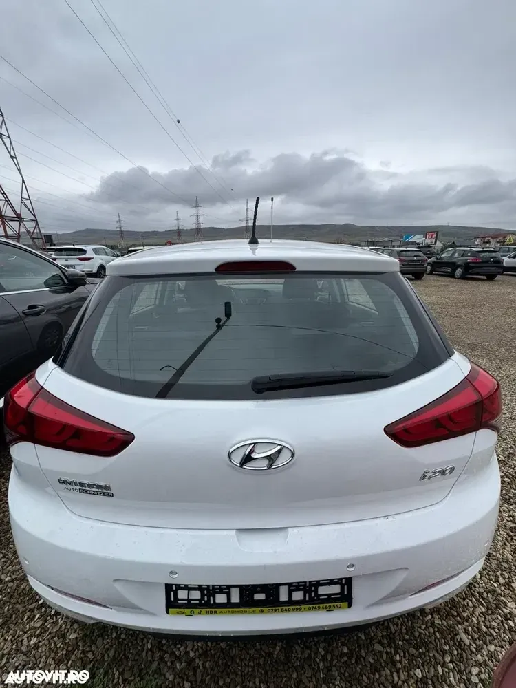 Hyundai i20 II 1.1 CRDi Comfort+ — imagine 3