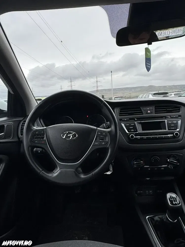 Hyundai i20 II 1.1 CRDi Comfort+ — imagine 4
