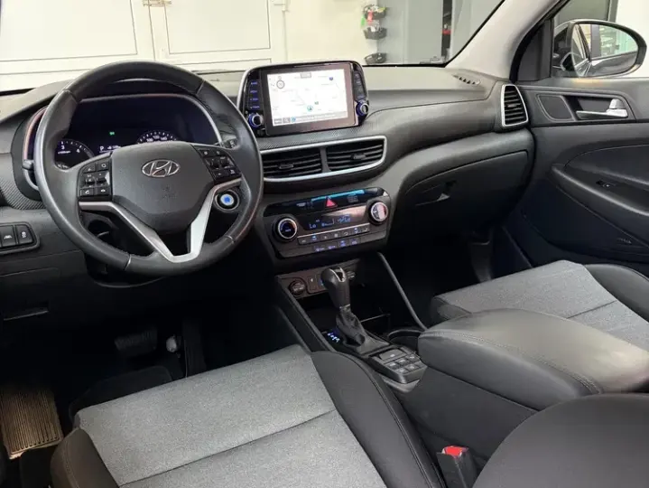 Hyundai Tucson III ver-blue-1-6-crdi-2wd-dct-select