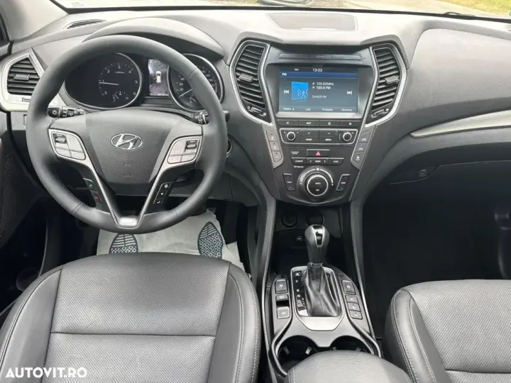 Hyundai Grand Santa Fe