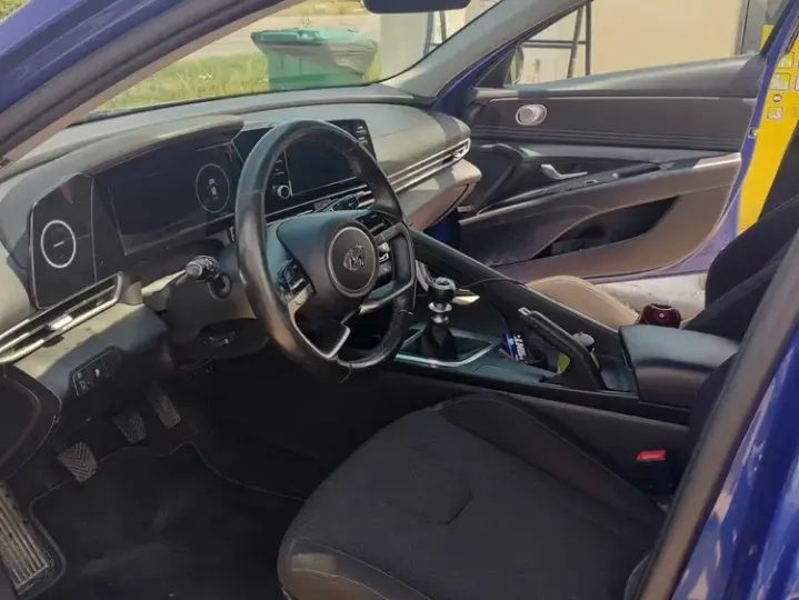 Hyundai Elantra VII 1.6 l 123 CP 6MT Highway
