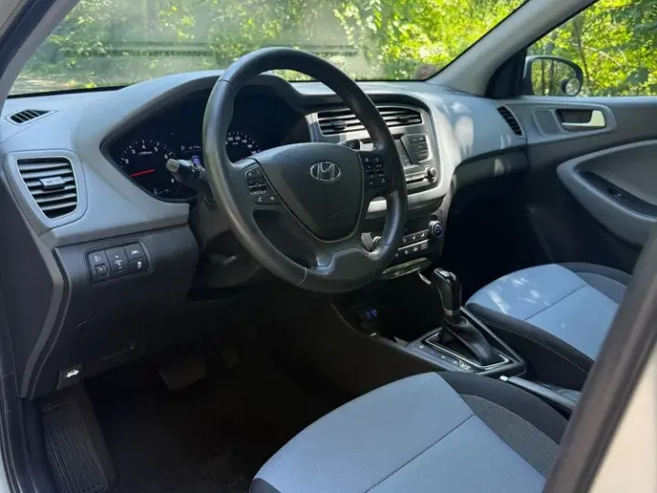 Hyundai i20 II 1.0 T-GDI 7DCT LED Line