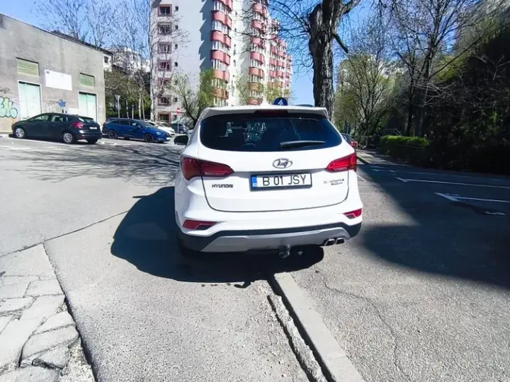 Hyundai Santa Fe III
