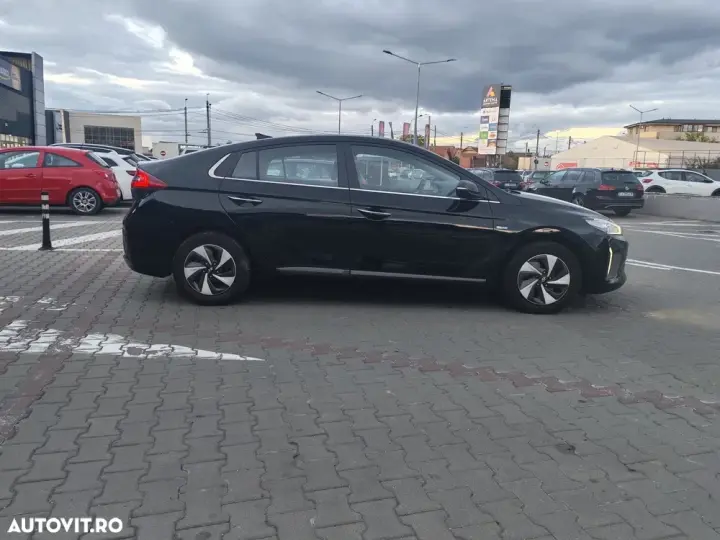 Hyundai IONIQ 1.6 GDI Premium