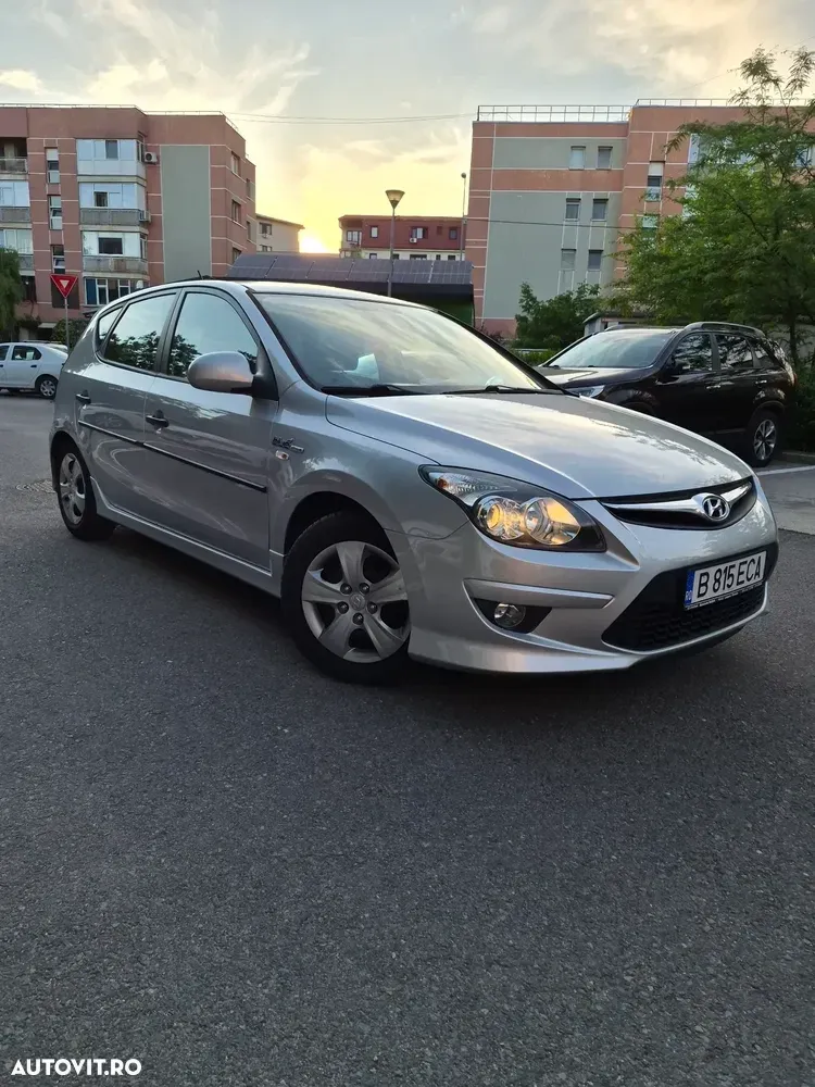 Hyundai i30 I 1.4 DOHC GL Comfort E — imagine 2