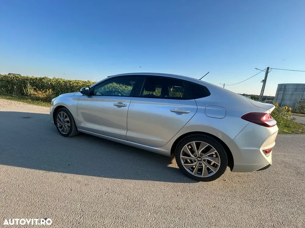Hyundai i30 1.0 T-GDI 120CP 5DR Highway — imagine 2
