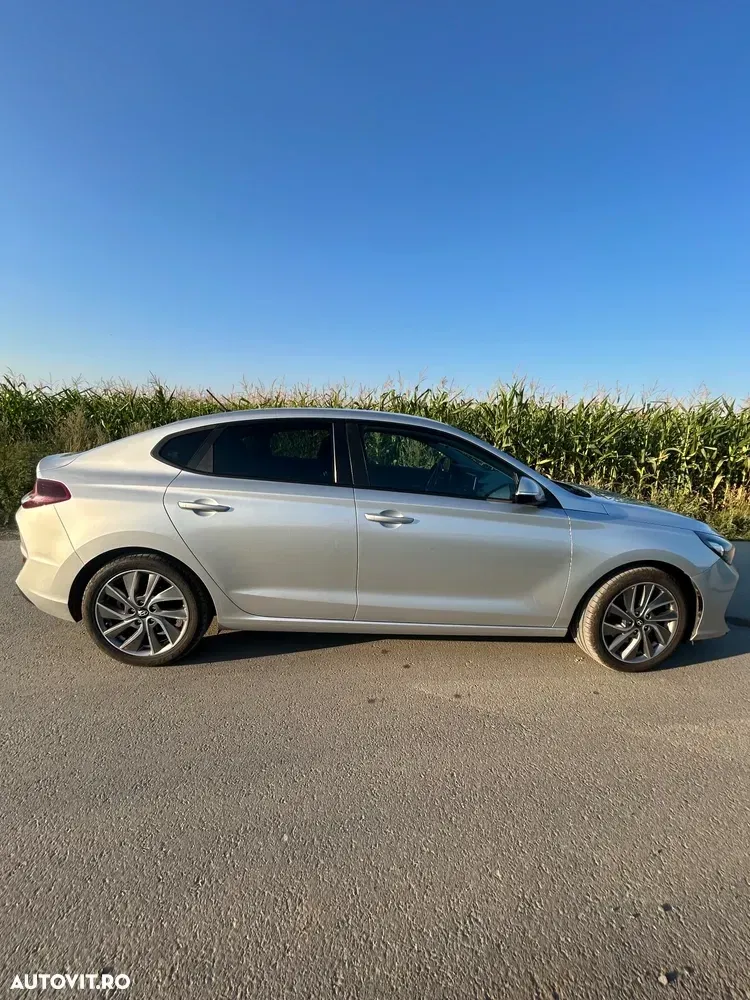 Hyundai i30 1.0 T-GDI 120CP 5DR Highway — imagine 5