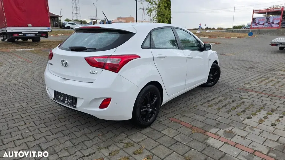 Hyundai i30 1.4 MPi Highway Heat+ — imagine 4