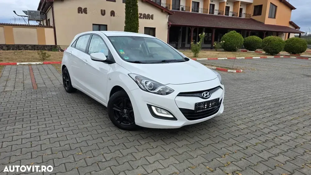 Hyundai i30 1.4 MPi Highway Heat+ — imagine 2