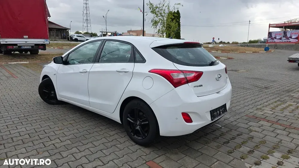Hyundai i30 1.4 MPi Highway Heat+ — imagine 3