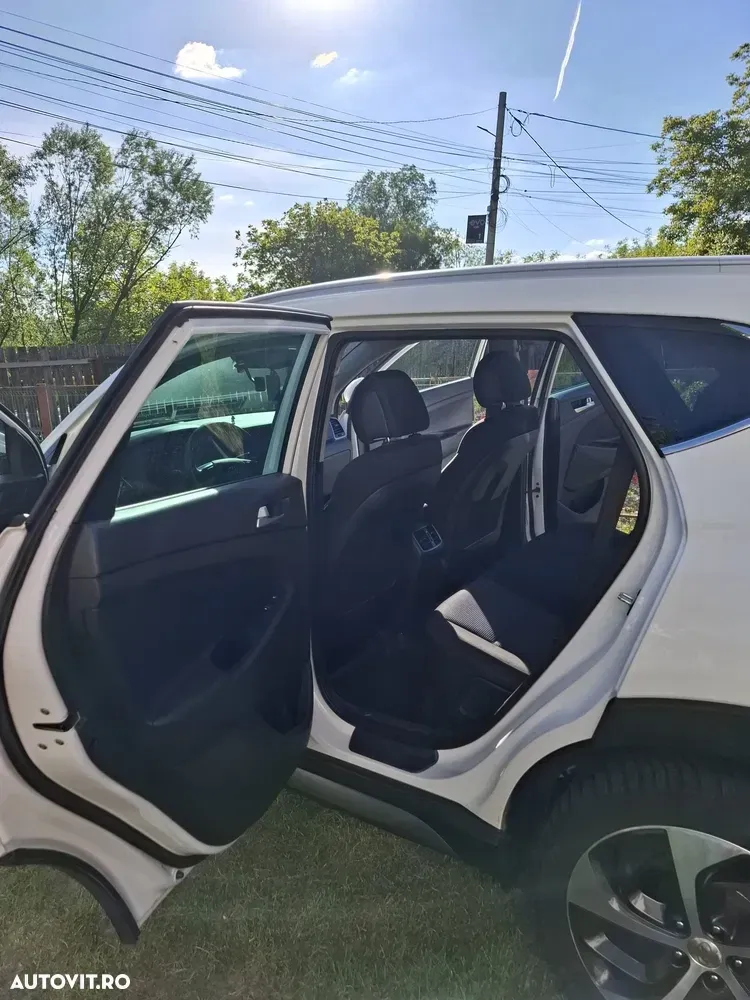 Hyundai Tucson III 2.0 CRDI 4WD 6AT Premium+ — imagine 6