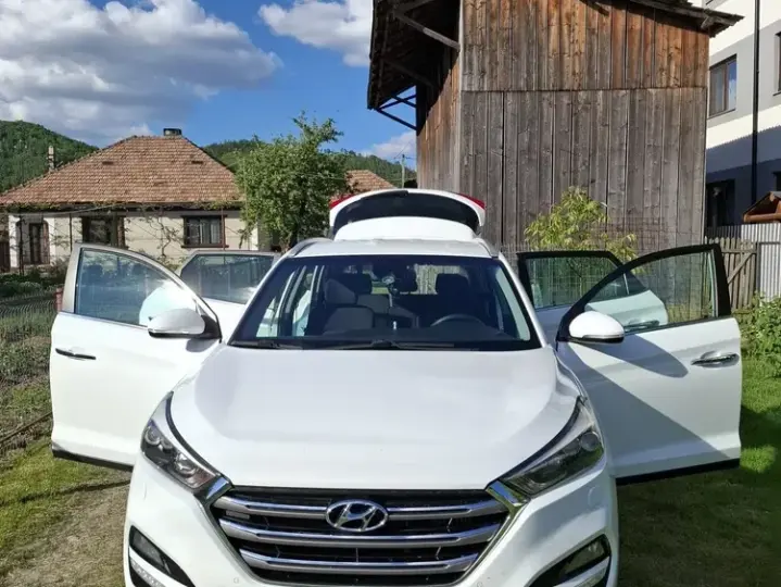 Hyundai Tucson III 2.0 CRDI 4WD 6AT Premium+