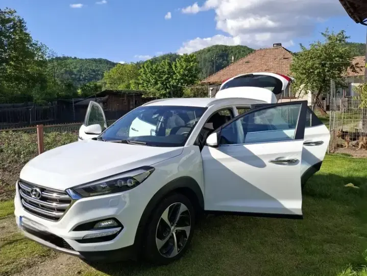 Hyundai Tucson III 2.0 CRDI 4WD 6AT Premium+