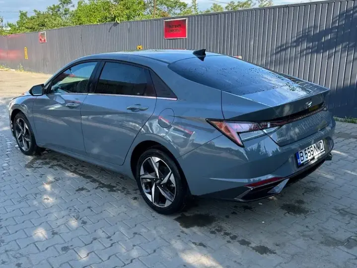 Hyundai Elantra VII 1.6 l 123 CP CVT Exclusive