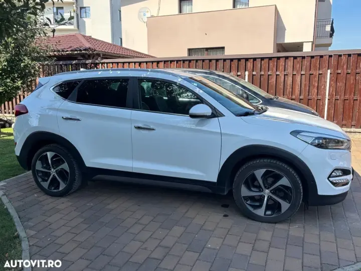 Hyundai Tucson III 2.0 CRDI 4WD Automatik Premium