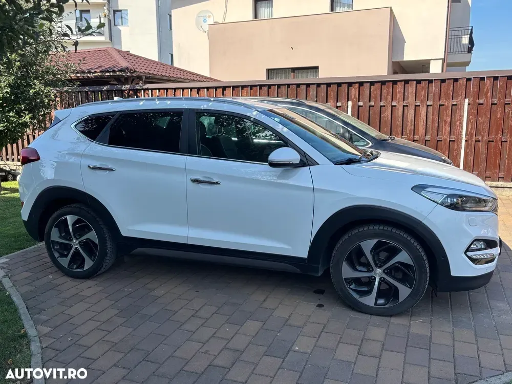 Hyundai Tucson III 2.0 CRDI 4WD Automatik Premium — imagine 2