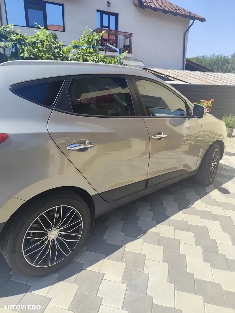 Hyundai ix35 2.0 CRDI 4WD Premium — imagine 2