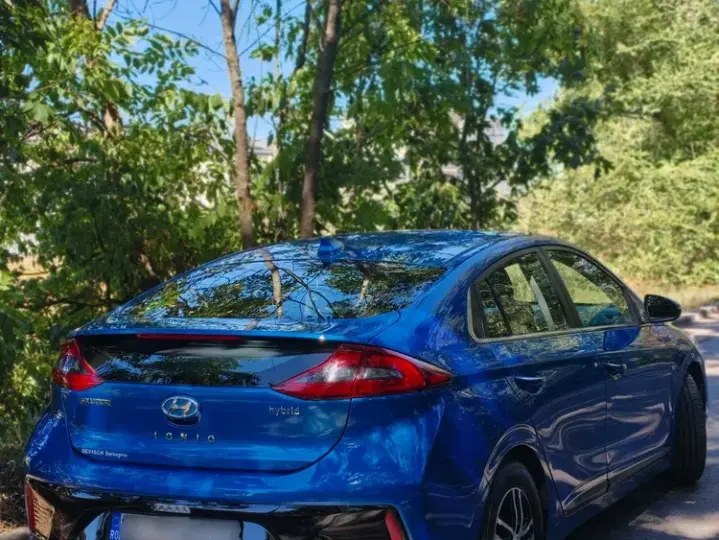 Hyundai IONIQ