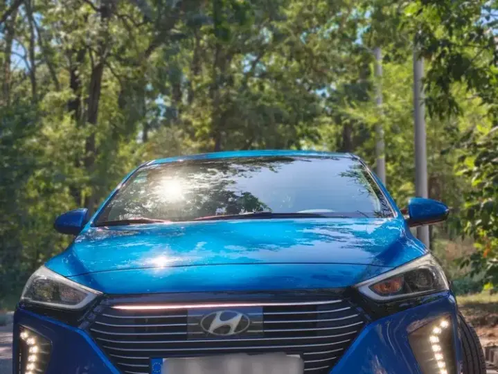 Hyundai IONIQ